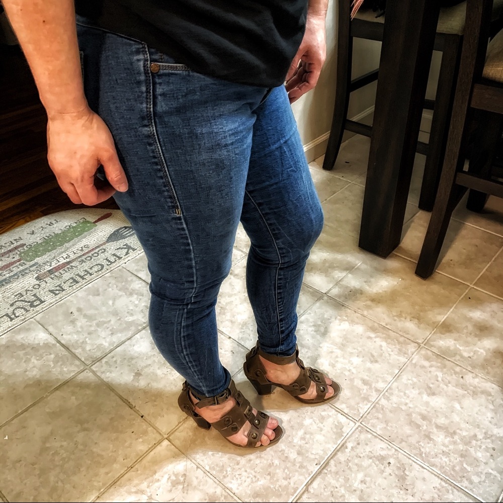 Sandals - Picture 3 of 3